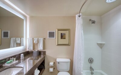 Holiday Inn Hotel & Suites Atlanta Airport-North by IHG