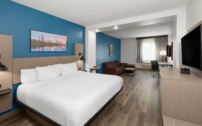 La Quinta Inn & Suites by Wyndham Kyle - Austin South