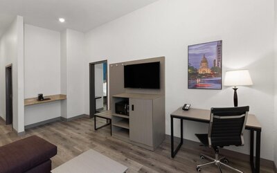 La Quinta Inn & Suites by Wyndham Kyle - Austin South