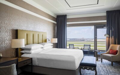 Renaissance Concourse Atlanta Airport Hotel