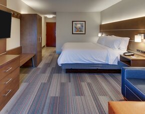 Holiday Inn Express & Suites Atlanta N-Perimeter Mall Area by IHG
