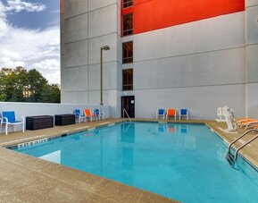 Holiday Inn Express & Suites Atlanta N-Perimeter Mall Area by IHG