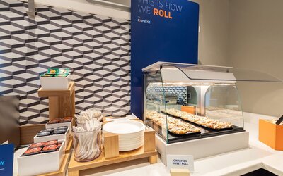 Holiday Inn Express & Suites Atlanta N-Perimeter Mall Area by IHG