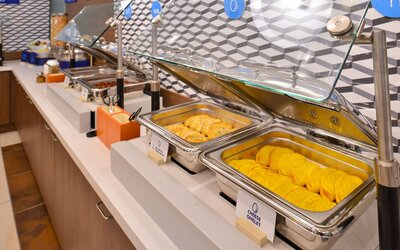 Holiday Inn Express & Suites Atlanta N-Perimeter Mall Area by IHG