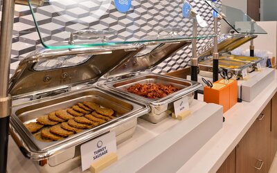 Holiday Inn Express & Suites Atlanta N-Perimeter Mall Area by IHG