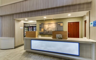 Holiday Inn Express & Suites Atlanta N-Perimeter Mall Area by IHG