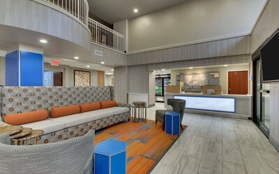 Holiday Inn Express & Suites Atlanta N-Perimeter Mall Area by IHG