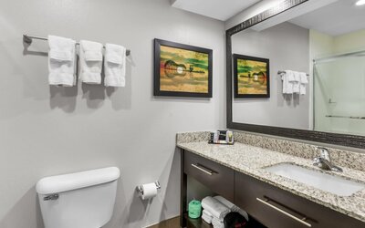 Brentwood Suites Nashville, an Ascend Collection Hotel
