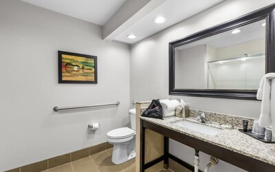 Brentwood Suites Nashville, an Ascend Collection Hotel