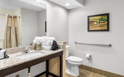 Brentwood Suites Nashville, an Ascend Collection Hotel