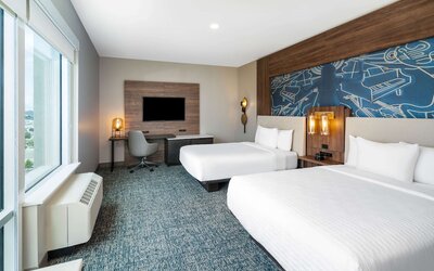 La Quinta Inn & Suites by Wyndham Nashville Downtown / Stadium