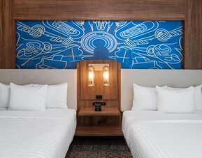 La Quinta Inn & Suites by Wyndham Nashville Downtown / Stadium