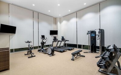 La Quinta Inn & Suites by Wyndham Nashville Downtown / Stadium