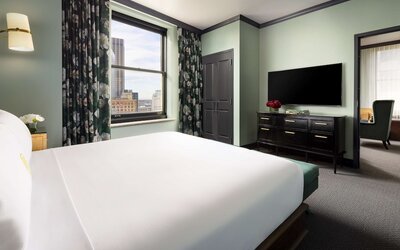The Candler Hotel Atlanta, Curio Collection by Hilton
