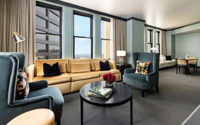 The Candler Hotel Atlanta, Curio Collection by Hilton