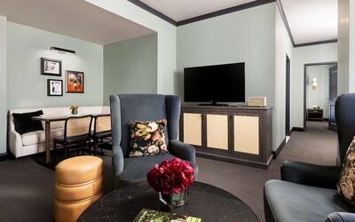 The Candler Hotel Atlanta, Curio Collection by Hilton