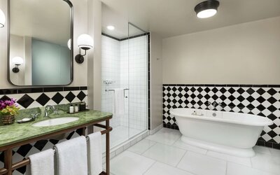 The Candler Hotel Atlanta, Curio Collection by Hilton