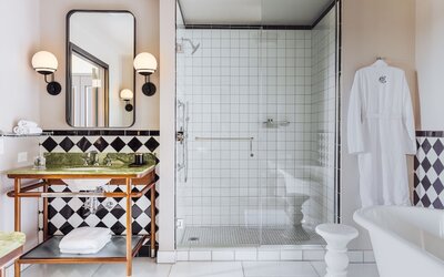 The Candler Hotel Atlanta, Curio Collection by Hilton