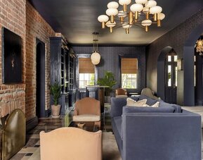 Garden District Hotel