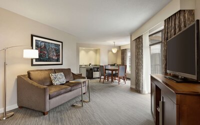 Hampton Inn & Suites Nashville Downtown