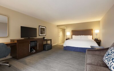 Hampton Inn & Suites Nashville Downtown