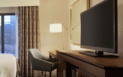 Hampton Inn & Suites Nashville Downtown
