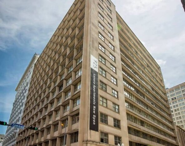 Spacious Modern Condos near French Quarter