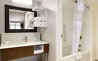 Hampton Inn & Suites Nashville Downtown