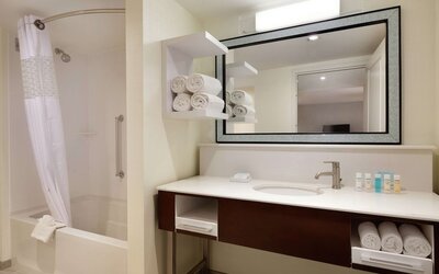 Hampton Inn & Suites Nashville Downtown