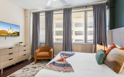 Spacious Modern Condos near French Quarter