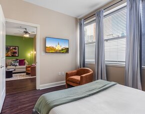 Spacious Modern Condos near French Quarter