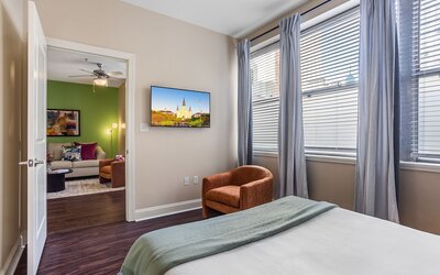 Spacious Modern Condos near French Quarter