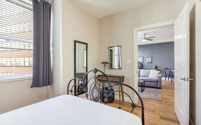 Spacious Modern Condos near French Quarter