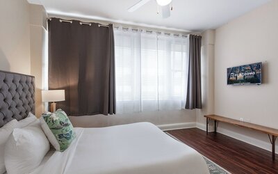 Spacious Modern Condos near French Quarter