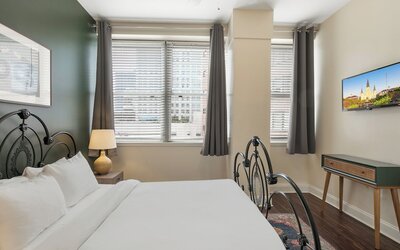 Spacious Modern Condos near French Quarter