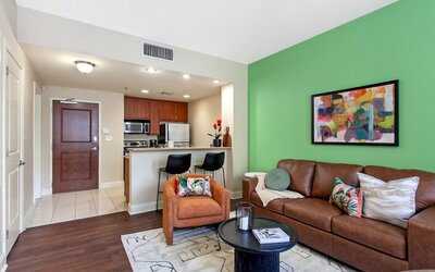 Spacious Modern Condos near French Quarter
