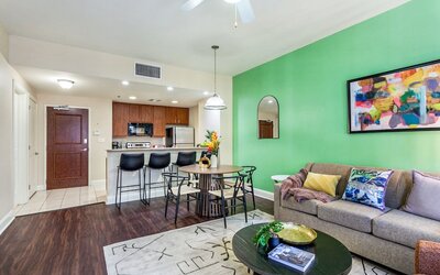 Spacious Modern Condos near French Quarter