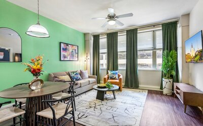 Spacious Modern Condos near French Quarter