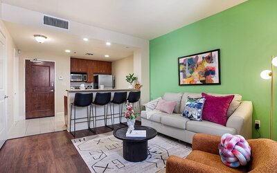 Spacious Modern Condos near French Quarter