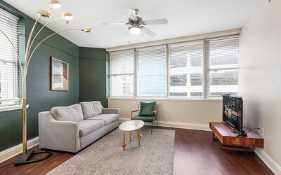 Spacious Modern Condos near French Quarter