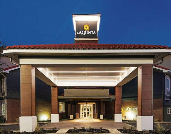 La Quinta Inn & Suites by Wyndham Austin Near The Domain