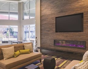 La Quinta Inn & Suites by Wyndham Austin Near The Domain
