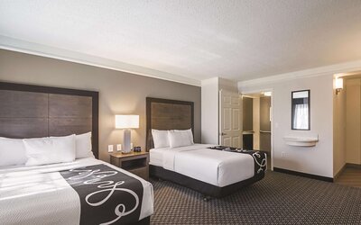 La Quinta Inn & Suites by Wyndham Austin Near The Domain