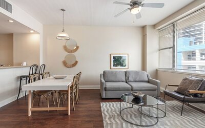 Spacious Modern Condos near French Quarter
