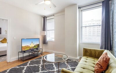 Spacious Modern Condos near French Quarter