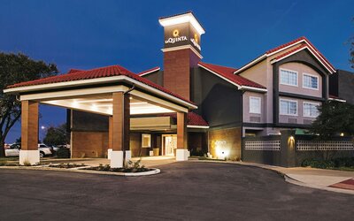 La Quinta Inn & Suites by Wyndham Austin Near The Domain