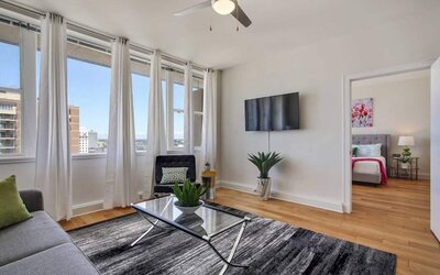 Spacious Modern Condos near French Quarter