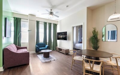 Spacious Modern Condos near French Quarter