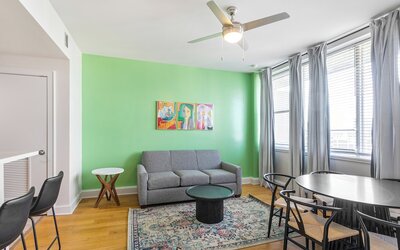 Spacious Modern Condos near French Quarter