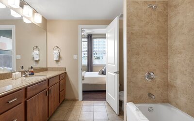 Spacious Modern Condos near French Quarter